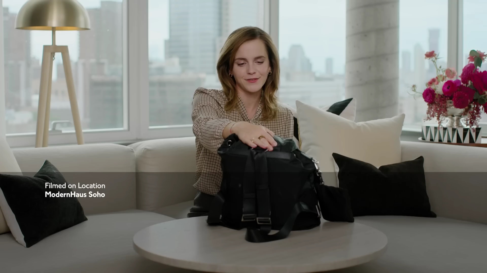 EmmaWatsonFan-dot-nl-2023Vouge-InsideEmmasPradaBackpack0458.jpg