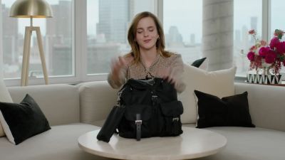 EmmaWatsonFan-dot-nl-2023Vouge-InsideEmmasPradaBackpack0008.jpg