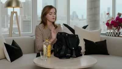 EmmaWatsonFan-dot-nl-2023Vouge-InsideEmmasPradaBackpack0028.jpg