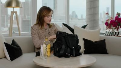 EmmaWatsonFan-dot-nl-2023Vouge-InsideEmmasPradaBackpack0059.jpg