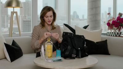 EmmaWatsonFan-dot-nl-2023Vouge-InsideEmmasPradaBackpack0080.jpg