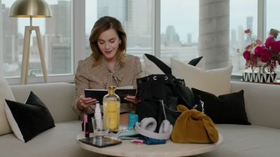 EmmaWatsonFan-dot-nl-2023Vouge-InsideEmmasPradaBackpack0234.jpg