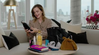 EmmaWatsonFan-dot-nl-2023Vouge-InsideEmmasPradaBackpack0277.jpg