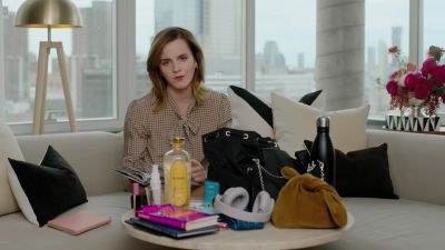 EmmaWatsonFan-dot-nl-2023Vouge-InsideEmmasPradaBackpack0297.jpg