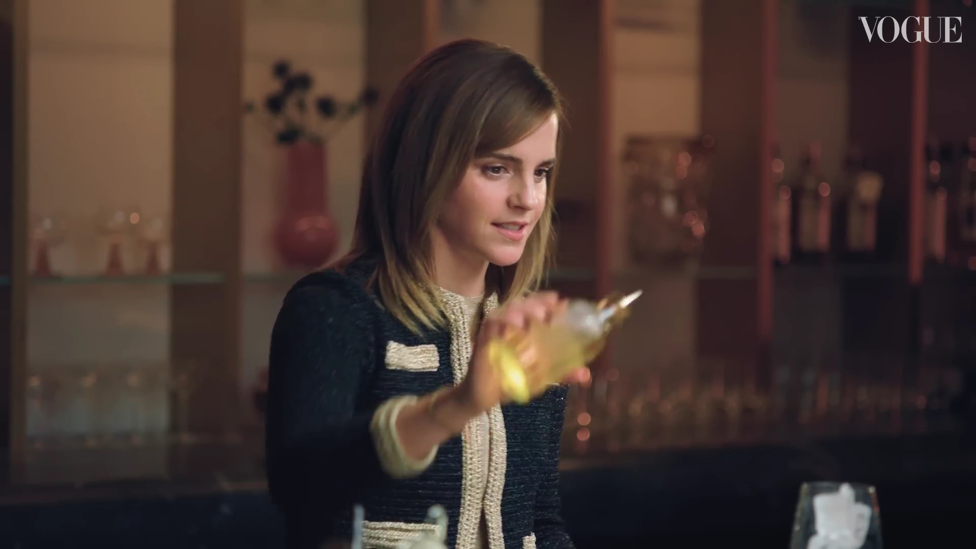 EmmaWatsonFan-dot-nl-2023VougeUK-MakingCocktails0564.jpg