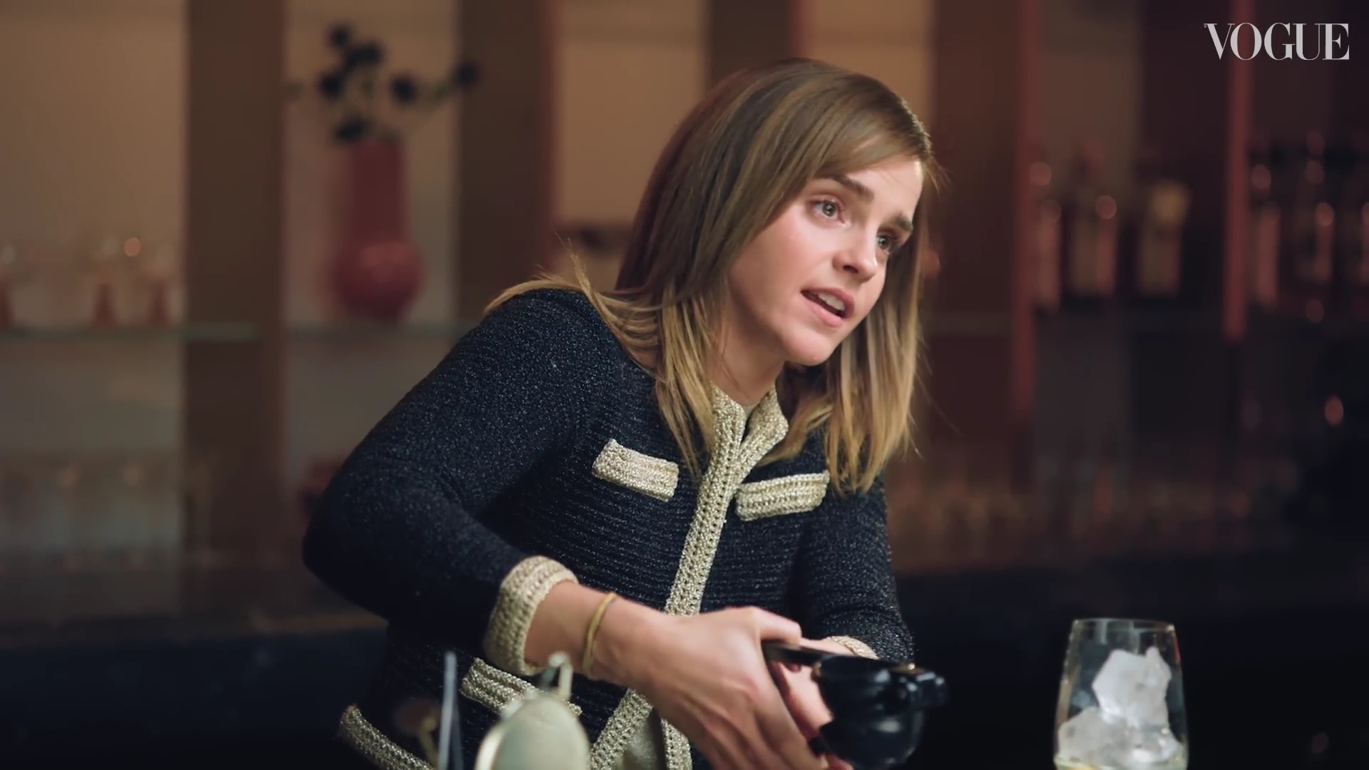 EmmaWatsonFan-dot-nl-2023VougeUK-MakingCocktails0580.jpg