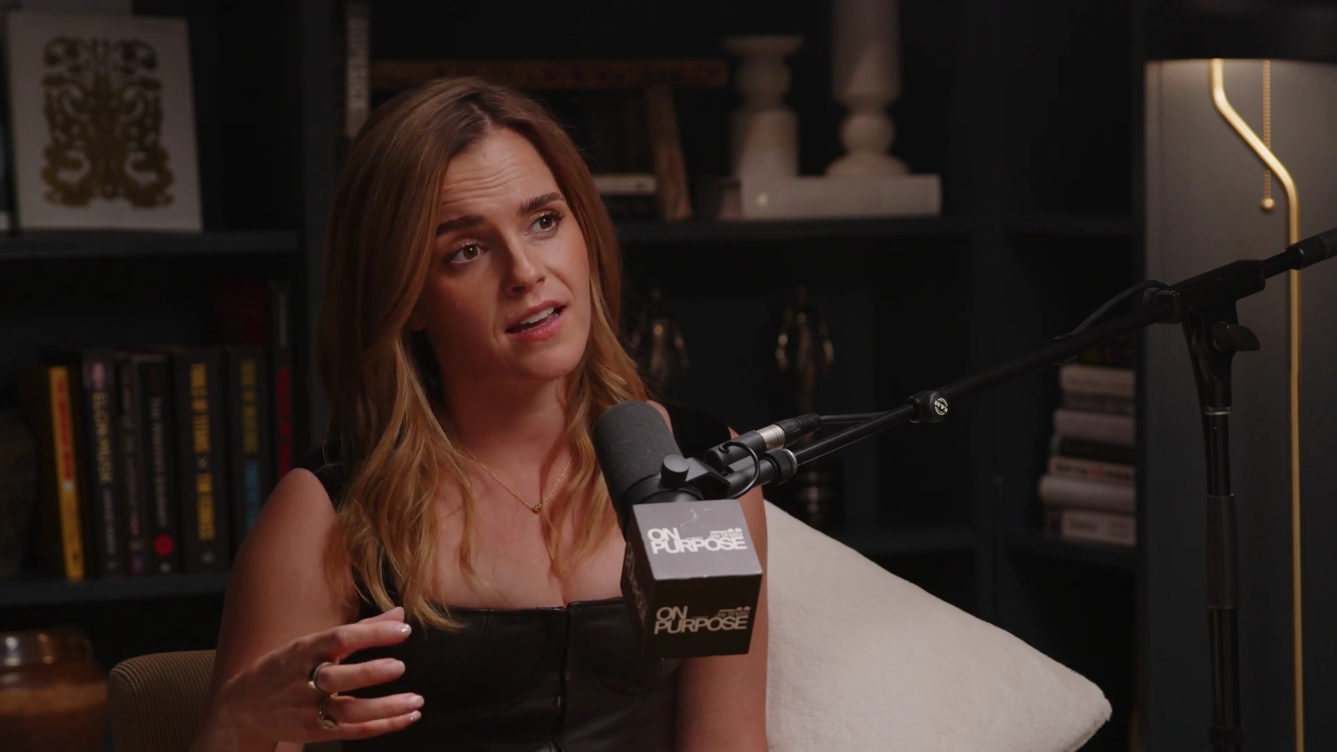EmmaWatsonFan-dot-nl_2025OnPurposeWithJayShetty3375.jpg