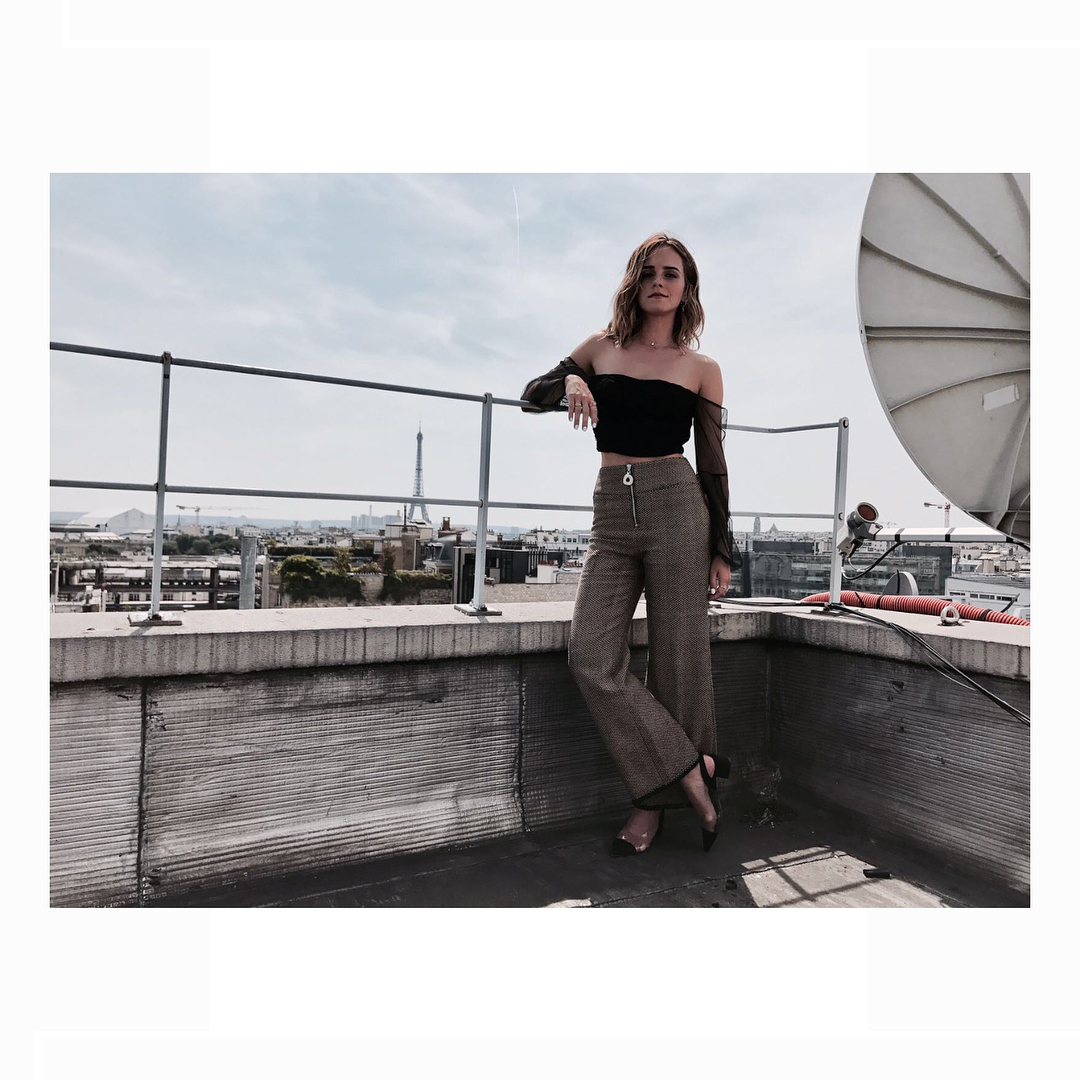 23 juni 2017: Le Bristol makes its own honey on the roof! 🇫🇷 🐝 ❤ 
The @edun trousers are created by artisans in Burkina Faso, featuring a zipper made from recycled brass. EDUN is building long-term, sustainable growth opportunities by supporting manufacturers, community-based initiatives and partnering with African artists and artisans.
Top is @breelayneofficial and made in downtown LA by local artisans from mesh and lined in silk. Both materials were leftovers discarded by other designers, and were bought to recycle and repurpose in new garments. For every item sold, a tree is planted.
Bag made in a family-owned factory in Alicante, Spain by @m2malletier. The factory was opened in 1981 by shoe designer Jaime Romero and his wife. Today, 25 artisans from the local town of Sax work in the factory and have been working there for at least 15 years. Everything is handcrafted using skills and traditions which have been passed down generations.
Shoes @creaturesofcomfort, crafted in a small factory just outside of Florence. Creatures of Comfort recently participated in #womentogether and #whyimarch campaigns donating a portion of its proceeds to Planned Parenthood and the ACLU and SPL Center. The brand is also participating in a campaign headed by Women for Women International that supports women in war zones.
@shiffonco jewellery made in New York City. Half the profit from Shiffon's pinky ring collection and 10% of profits from all other Shiffon products directly fund seed grants for female entrepreneurs and companies that promote the well-being of women. Through partnering with One Young World, Shiffon has been able to reach a growing group of young innovators across the globe.
All fashion info verified by @ecoage 
All beauty brands are cruelty-free and formulated using both natural, mineral and organic ingredients.
Beauty info verified by @contentbeauty
