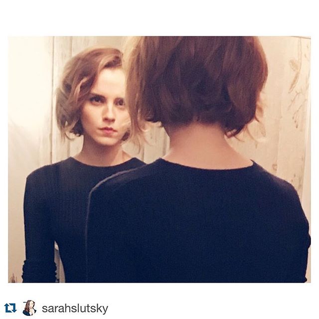 09 december: #Repost @sarahslutsky with @repostapp.
・・・
About last night 😊... @EmmaWatson hosted the @TrueCostMovie screening wearing a @GabrielaHearst knit dress which is handmade at a small atelier in Italy. Paired with @paulandrew shoes (on their way to #30wears) and @stellamccartney 's new bio acetate bag. Topped off with a coat by @behno_official who aims to set a new high standard for manufacturing for India’s garment trade.

