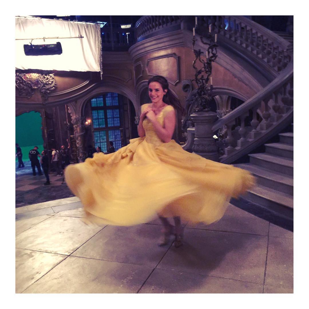 17 maart: @beautyandthebeast opens today! I hope you have as much fun watching it as I did making it. Love, Emma 🌹
