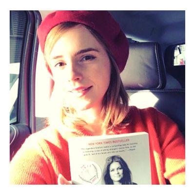08 maart: Today I'm a red-striking ninja book-fairy out to spread some wise women's words. Happy International Women's Day! @bookfairiesworldwide #IWDOurSharedShelf #IWD #ADayWithoutAWoman
