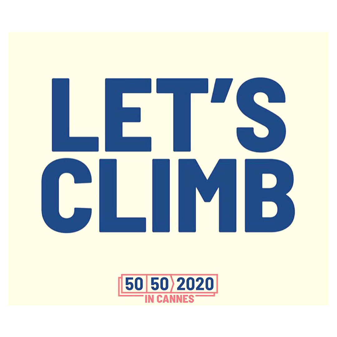 13 mei: Yesterday, 82 women gathered on the steps of the @festivaldecannes to symbolize the number of women who have been featured in the festival’s competition over its 71-year history. I am proud to be part of this action with @5050x2020 #TIMESUP ••• Repost: @timesupnow 
____
Women are not a minority in the world, yet the current state of our industry says otherwise,” Blanchett said, reading from a statement written by her and legendary director Agnes Varda, who delivered the speech in French. “As women, we all face our own unique challenges, but we stand together on these steps today as a symbol of our determination and our commitment to progress. We are writers, we are producers, we are directors, actresses, cinematographers, talent agents, editors, distributors, sales agents, and all of us are involved in the cinematic arts. And we stand today in solidarity with women of all industries.
_
We expect our institutions to actively provide parity and transparency in their executive bodies and provide safe environments in which to work,” Blanchett continued. “We expect our governments to make sure that the laws of equal pay for equal work are upheld. We demand that our workplaces are diverse and equitable so that they can best reflect the world in which we actually live. A world that allows all of us in front and behind the camera, all of us, to thrive shoulder to shoulder with our male colleagues.
_
The stairs of our industry must be accessible to all. Let’s climb.
