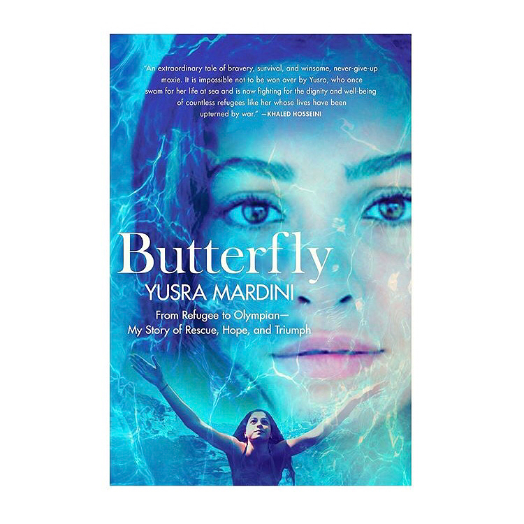 25 juli: 🏊🏽‍♀️💦🏅 I recently met Olympic swimmer, Yusra Mardini, from Syria who represented the first-ever Refugee Olympic Team in the Rio 2016 Olympics. 🦋✊🏽🏆
•••
Yusra has an incredible story: she fled the war in Syria with her sister, and was part of a group trying to reach Greece by boat. When the motor failed, Yusra, her sister and two others swam in open water for more than three hours to stop their dinghy from capsizing, saving the lives of 20 people. She is now the youngest ever UNHCR @refugees Goodwill Ambassador, and you can all read her incredible story in her autobiography, 🦋 Butterfly 🦋.
•••
It was so inspiring to meet you @mardiniysra and I wish you all the best training for 2020! #withrefugees #sheplayswewin #ThisGirlCan
