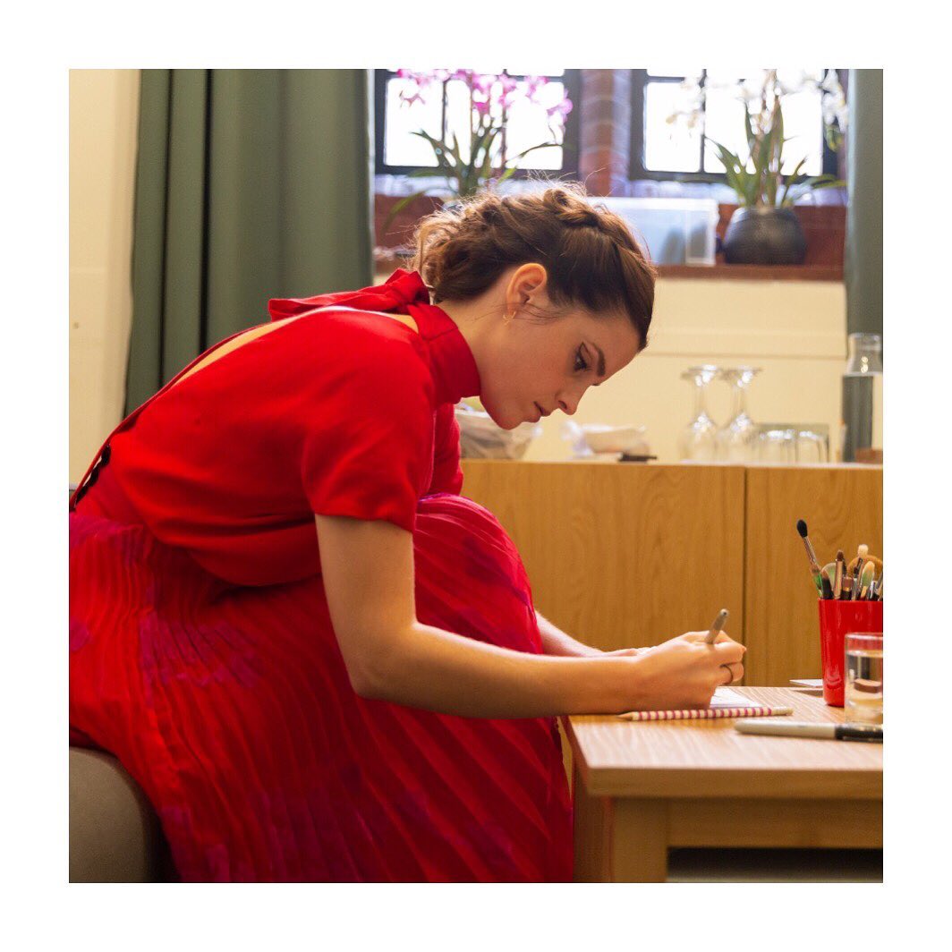 16 mei: 🌎💔🇺🇸 Last week, a bill was signed into law in Georgia that is a near-total ban on abortion. This marks the fourth “heartbeat” law to be passed in the United States in the last year - a name that is designed to be emotive. It refers to the first signs of the development of a heart in a fetus at 6 weeks of pregnancy, long before most people know they are pregnant.
⠀⠀⠀⠀⠀⠀⠀⠀⠀
🍑💔 Georgia’s bill stands out for going one step further in including personhood language, criminalising not just abortion providers, but also pregnant people for having abortions or even miscarrying. Today, Alabama passed its own law banning abortion except when the health of the mother is at risk. We remember that Savita Halappanavar died in Ireland with the same law on the books.
⠀⠀⠀⠀⠀⠀⠀⠀⠀
🇬🇧💔 Currently, women & pregnant people living in Northern Ireland are forced to travel to mainland Britain for abortion care that is illegal in their home country. There will always be people who cannot travel because of domestic violence, immigration status, and disability. People living in Northern Ireland and the USA deserve the dignity of accessing safe, legal & local reproductive healthcare at home. #nowforni

These laws won't stop women and pregnant people from having abortions, or from making the best decision for their bodies and families, it will just mean they are forced to do so unsafely and with stigma. #reproductiverightsforall ✊

Please join me in supporting @plannedparenthood @womenhelporg @all4choice @abortionsupportnetwork
