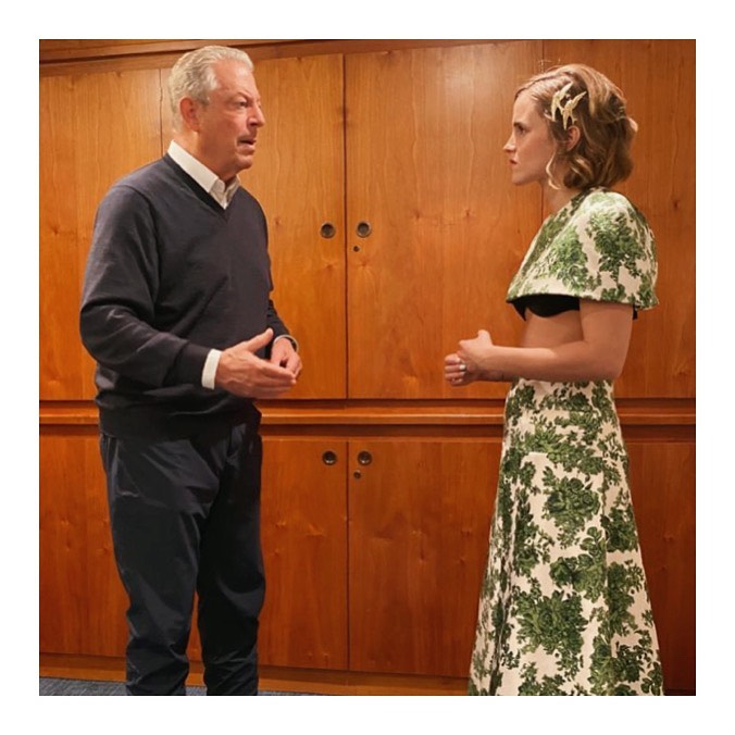 19 oktober: Thank you to the loveliest Emilia for making me this beautiful custom piece. It was handmade in London using leftover fabrics consisting of 62% recycled yarn that was locally sourced, woven, and printed in Italy. I will be wearing this a lot!! 💚
@algore @emiliawickstead
19 oktober: Thank you to the loveliest Emilia for making me this beautiful custom piece. It was handmade in London using leftover fabrics consisting of 62% recycled yarn that was locally sourced, woven, and printed in Italy. I will be wearing this a lot!! 💚
@algore @emiliawickstead