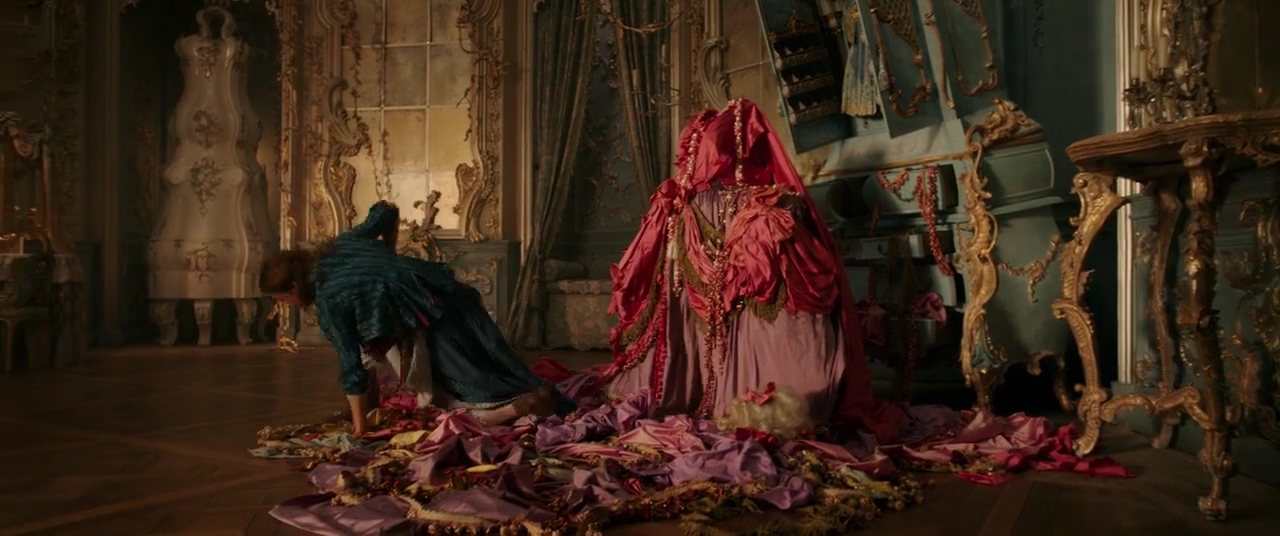 EmmaWatsonFan-dot-NL_BeautyAndtheBeast1822.jpg EmmaWatsonFan-dot-NL_BeautyAndtheBeast1822.jpg