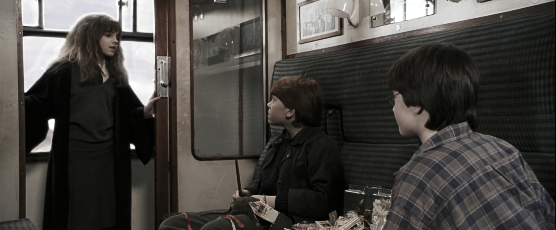 EmmaWatsonFan-dot-nl_HarryPotterandthePhilosophersStone0057.jpg