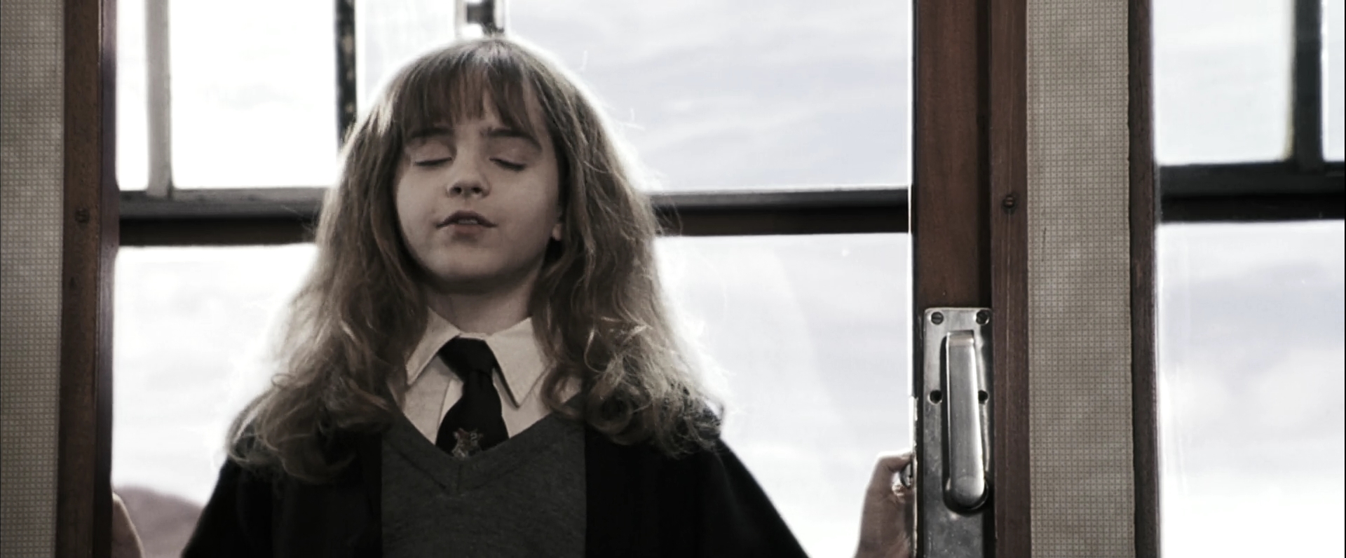 EmmaWatsonFan-dot-nl_HarryPotterandthePhilosophersStone0087.jpg
