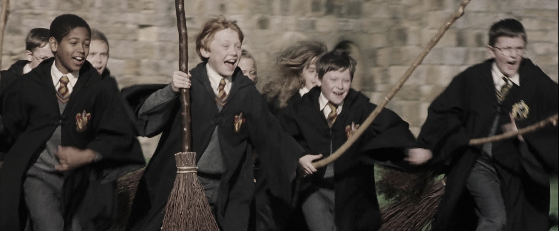 EmmaWatsonFan-dot-nl_HarryPotterandthePhilosophersStone1444.jpg EmmaWatsonFan-dot-nl_HarryPotterandthePhilosophersStone1444.jpg