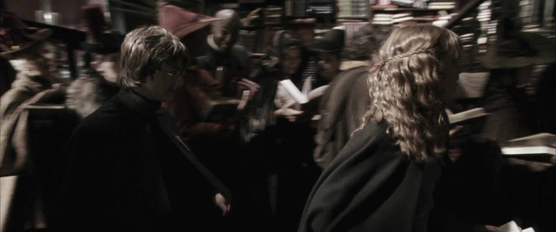 EmmaWatsonFan-dot-nl_HarryPotterandtheChamberOfSecrets0051.jpg