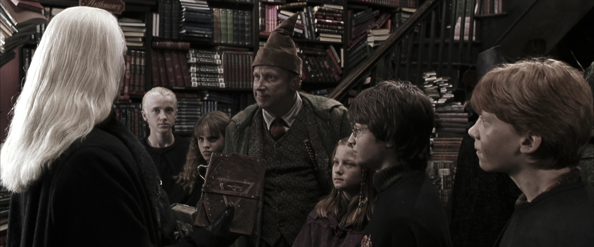 EmmaWatsonFan-dot-nl_HarryPotterandtheChamberOfSecrets0238.jpg