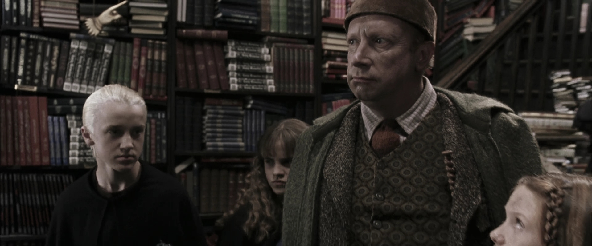 EmmaWatsonFan-dot-nl_HarryPotterandtheChamberOfSecrets0287.jpg