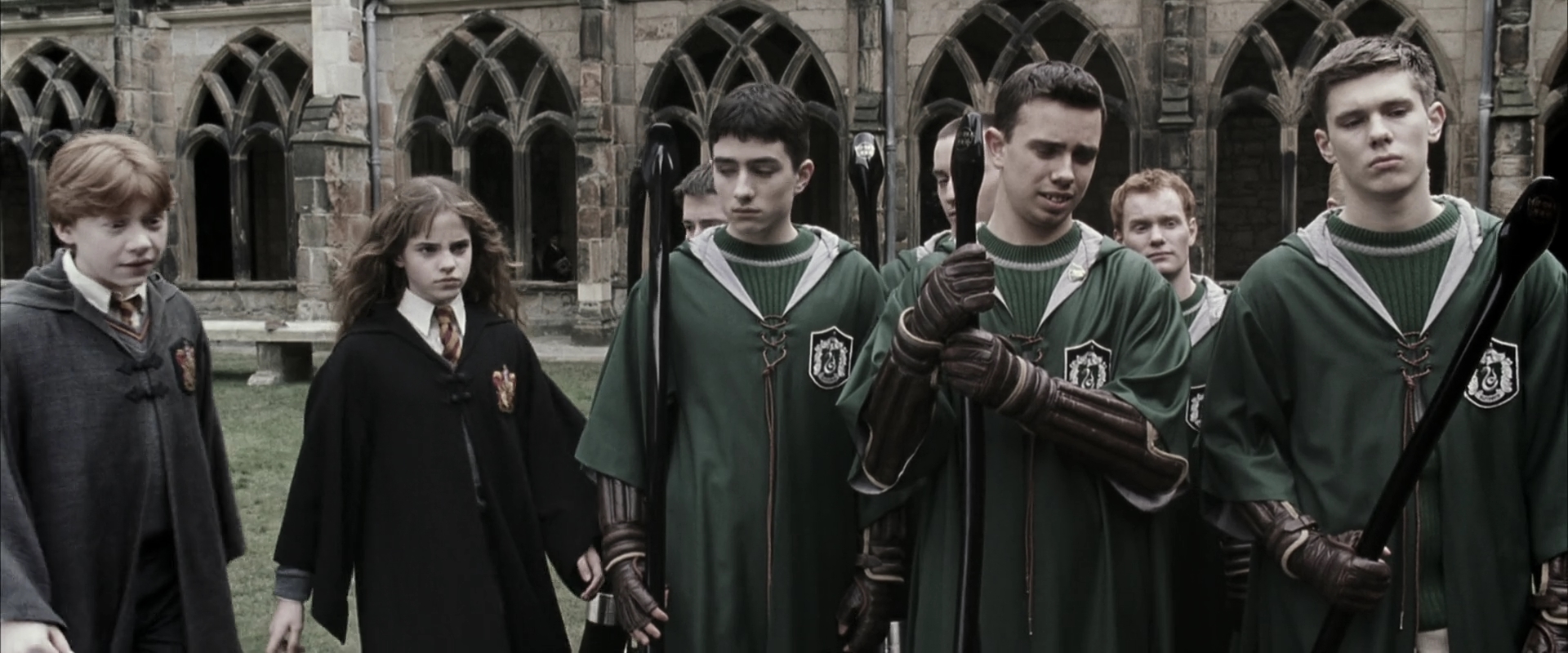 EmmaWatsonFan-dot-nl_HarryPotterandtheChamberOfSecrets1241.jpg EmmaWatsonFan-dot-nl_HarryPotterandtheChamberOfSecrets1241.jpg