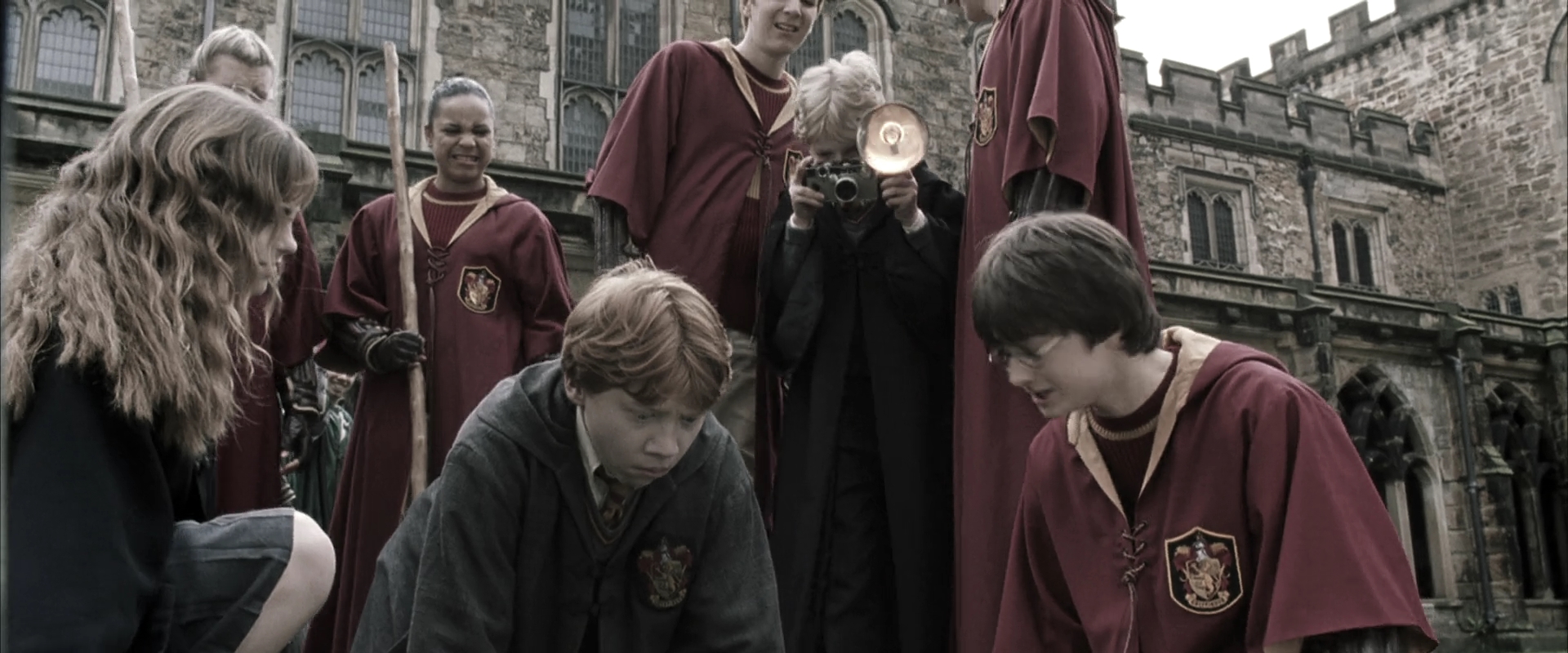 EmmaWatsonFan-dot-nl_HarryPotterandtheChamberOfSecrets1304.jpg EmmaWatsonFan-dot-nl_HarryPotterandtheChamberOfSecrets1304.jpg