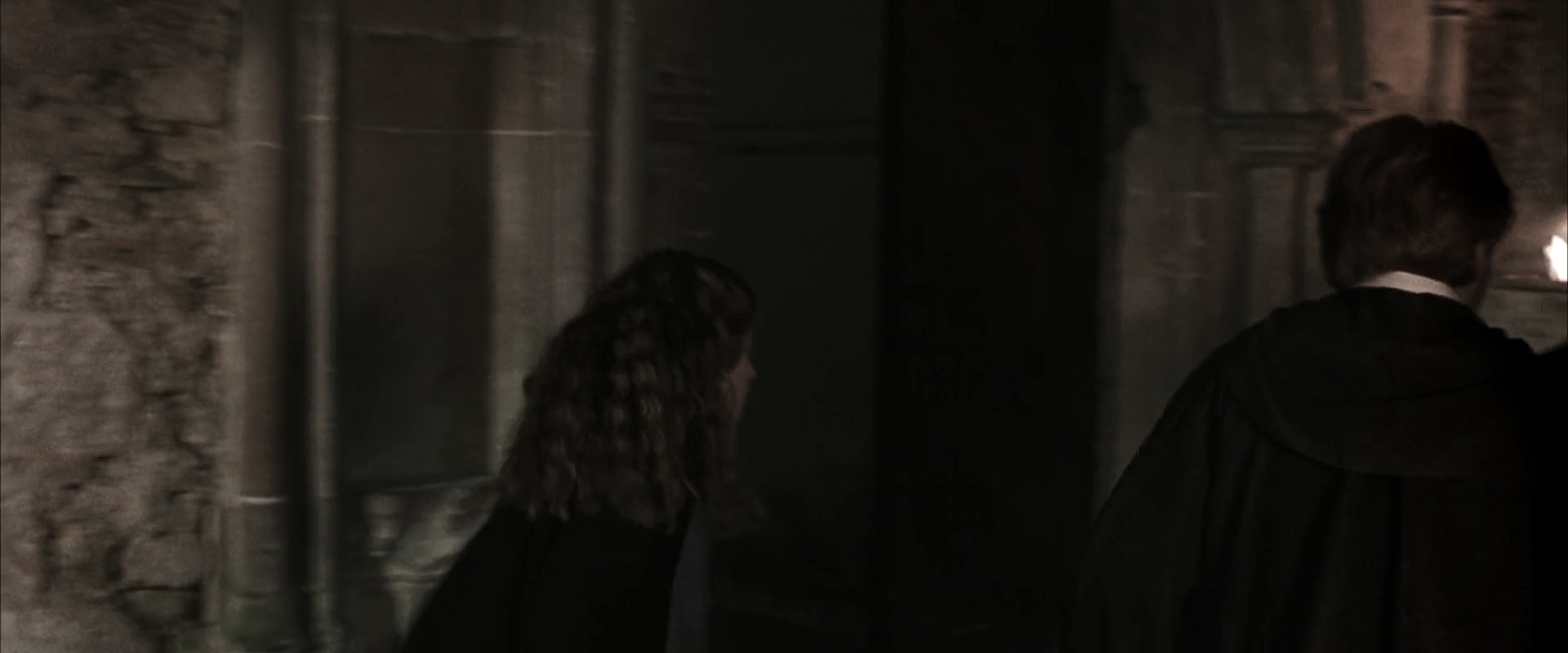 EmmaWatsonFan-dot-nl_HarryPotterandtheChamberOfSecrets1527.jpg EmmaWatsonFan-dot-nl_HarryPotterandtheChamberOfSecrets1527.jpg