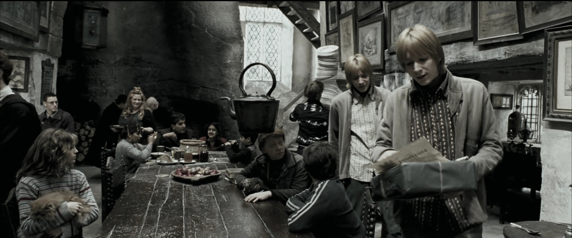 EmmaWatsonFan_dot_nl-HarryPotterAndThePrisonerOfAzkaban0100.jpg