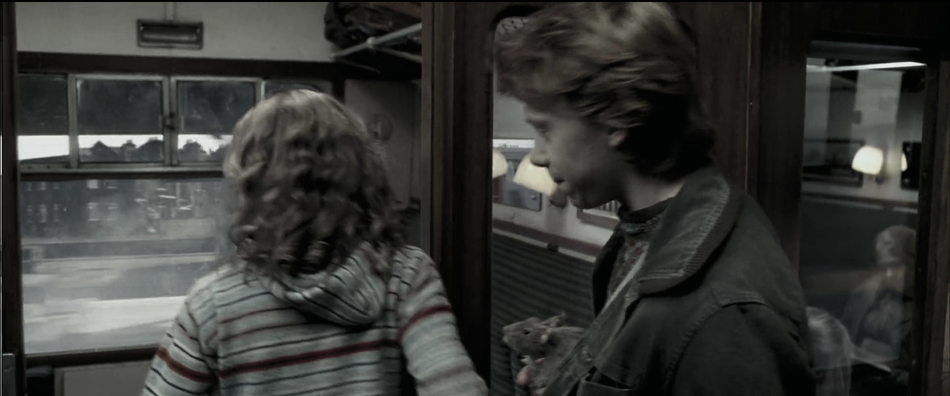 EmmaWatsonFan_dot_nl-HarryPotterAndThePrisonerOfAzkaban0228.jpg EmmaWatsonFan_dot_nl-HarryPotterAndThePrisonerOfAzkaban0228.jpg