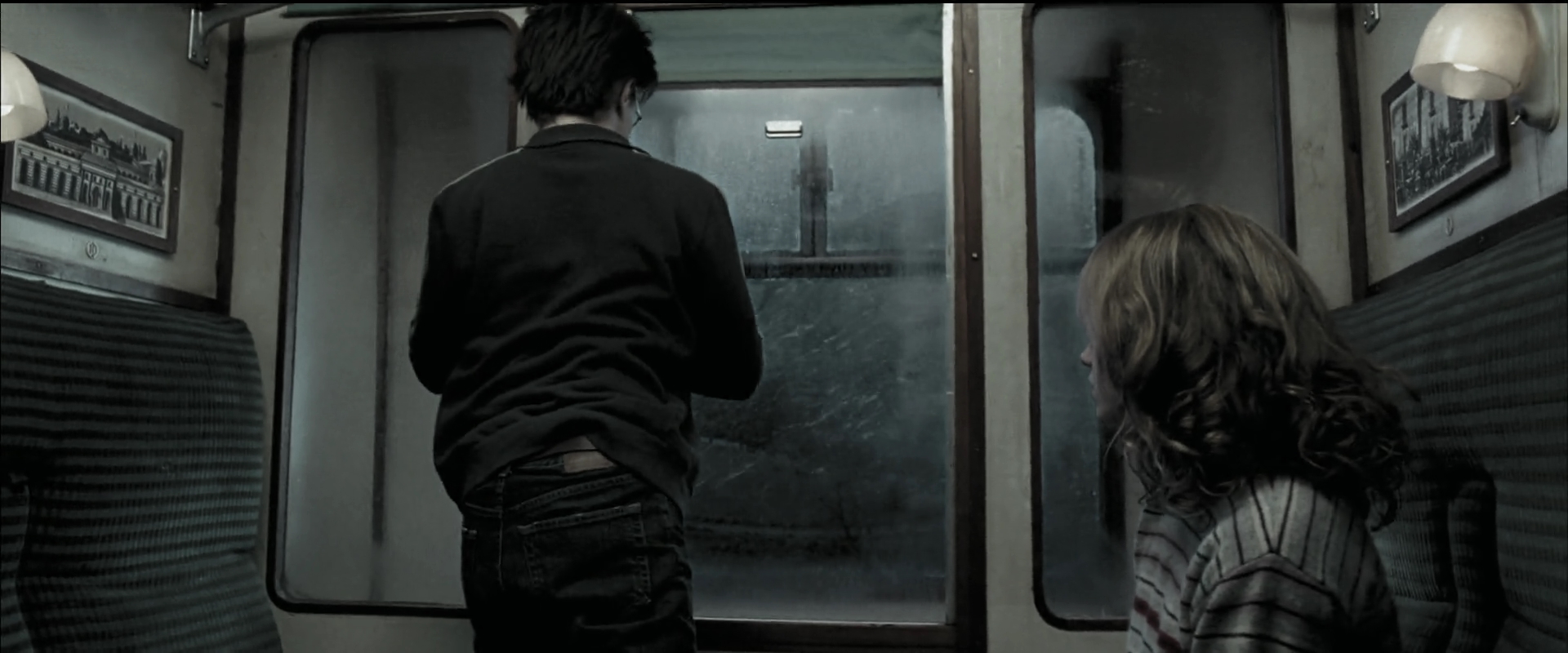 EmmaWatsonFan_dot_nl-HarryPotterAndThePrisonerOfAzkaban0284.jpg EmmaWatsonFan_dot_nl-HarryPotterAndThePrisonerOfAzkaban0284.jpg