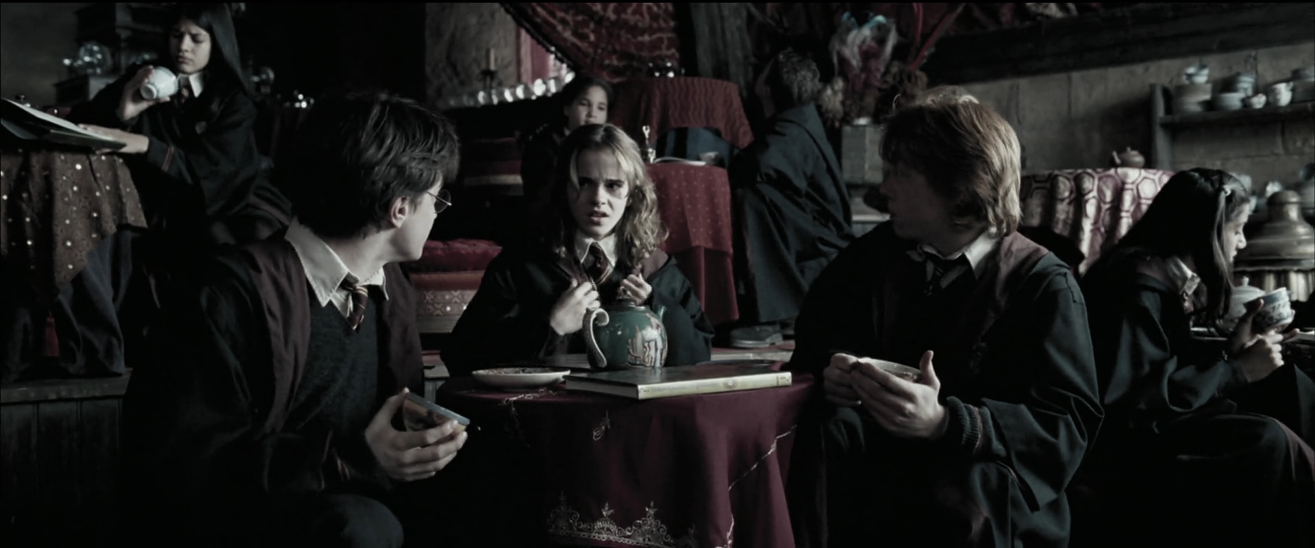 EmmaWatsonFan_dot_nl-HarryPotterAndThePrisonerOfAzkaban0847.jpg EmmaWatsonFan_dot_nl-HarryPotterAndThePrisonerOfAzkaban0847.jpg