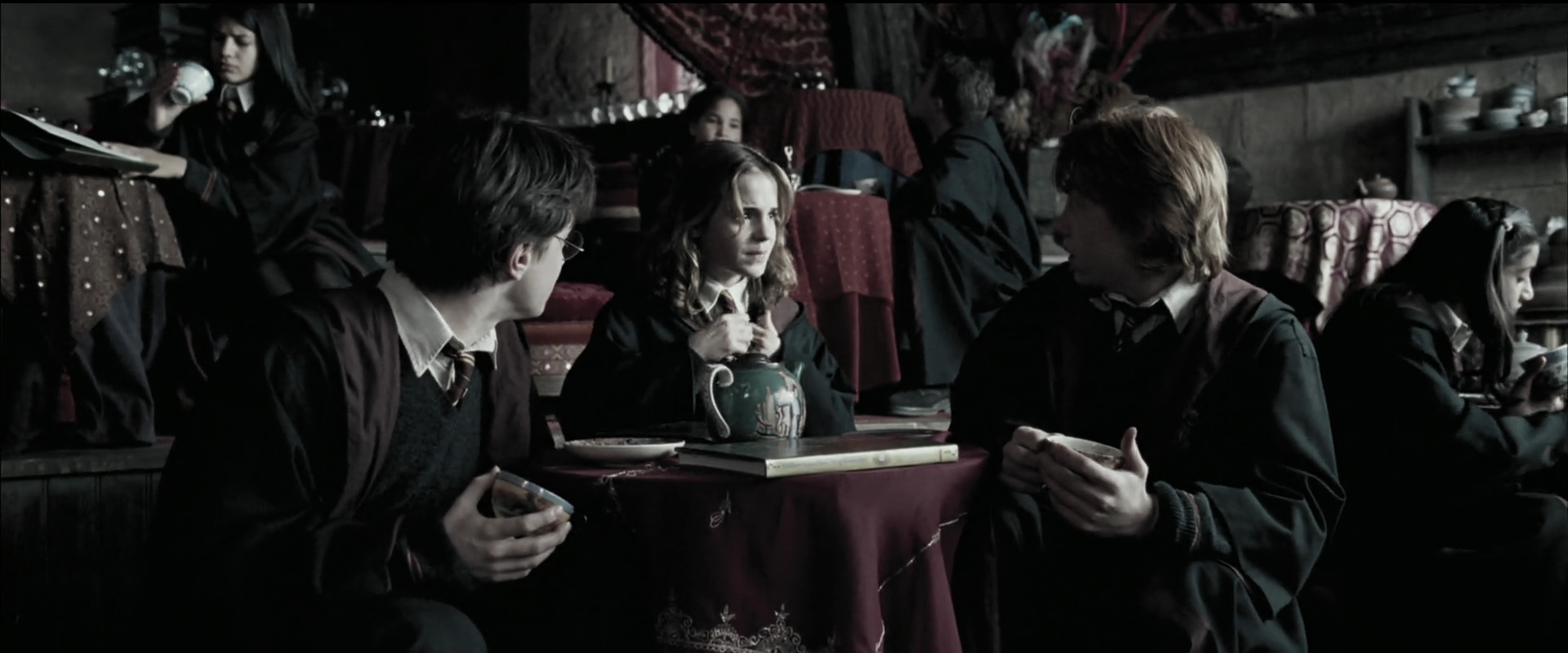 EmmaWatsonFan_dot_nl-HarryPotterAndThePrisonerOfAzkaban0848.jpg EmmaWatsonFan_dot_nl-HarryPotterAndThePrisonerOfAzkaban0848.jpg