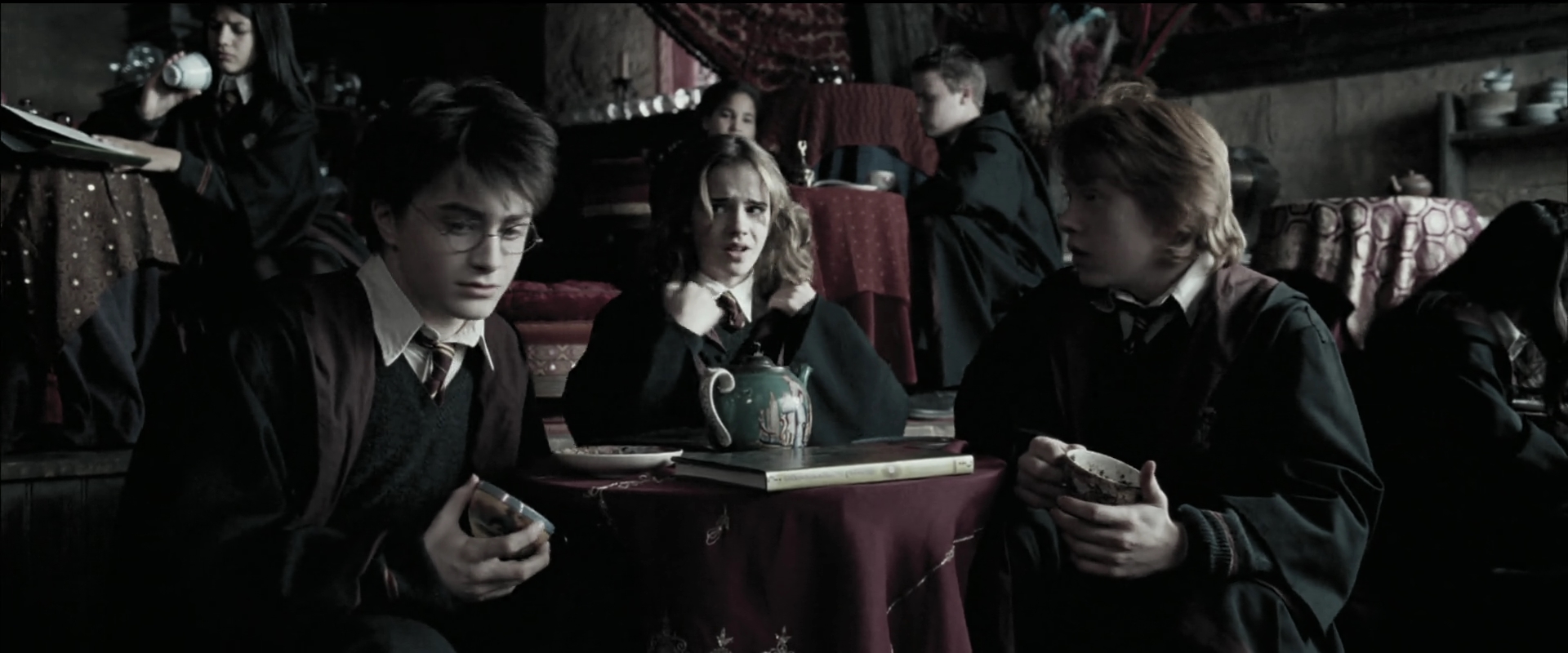 EmmaWatsonFan_dot_nl-HarryPotterAndThePrisonerOfAzkaban0849.jpg
