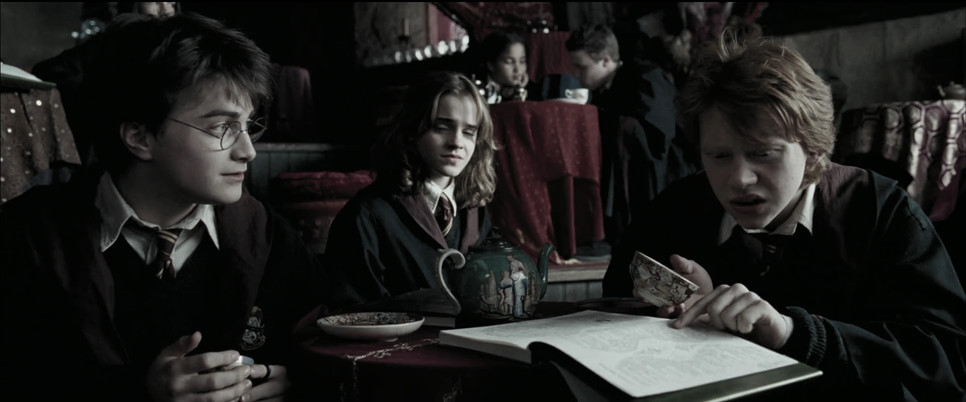 EmmaWatsonFan_dot_nl-HarryPotterAndThePrisonerOfAzkaban0887.jpg
