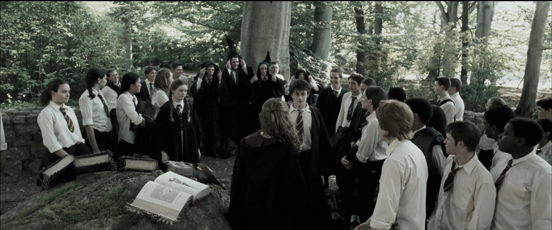 EmmaWatsonFan_dot_nl-HarryPotterAndThePrisonerOfAzkaban1033.jpg EmmaWatsonFan_dot_nl-HarryPotterAndThePrisonerOfAzkaban1033.jpg