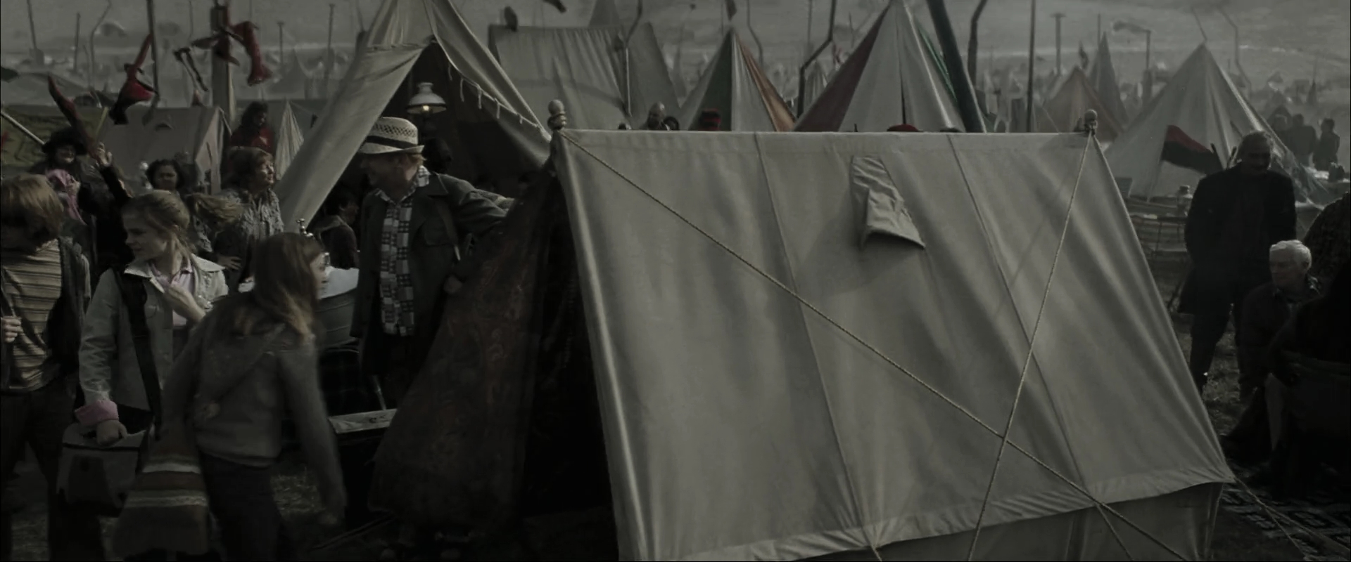 EmmaWatsonFan_dot_nl-HarryPotterAndTheGobletOfFire0384.jpg EmmaWatsonFan_dot_nl-HarryPotterAndTheGobletOfFire0384.jpg