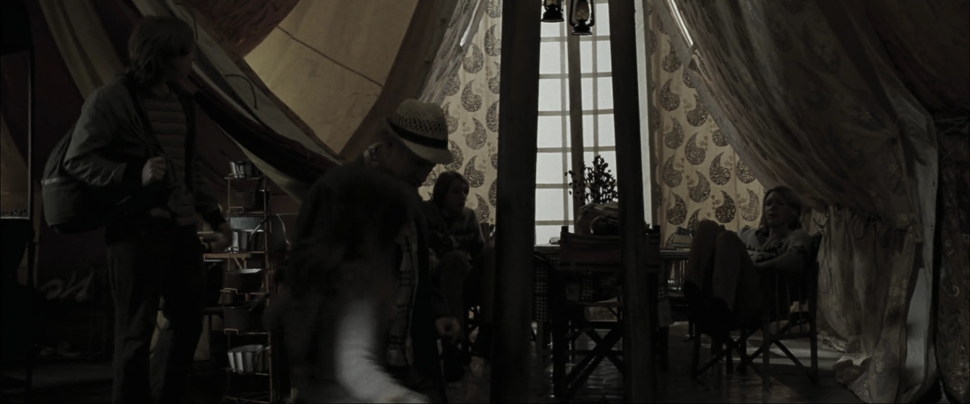 EmmaWatsonFan_dot_nl-HarryPotterAndTheGobletOfFire0403.jpg EmmaWatsonFan_dot_nl-HarryPotterAndTheGobletOfFire0403.jpg