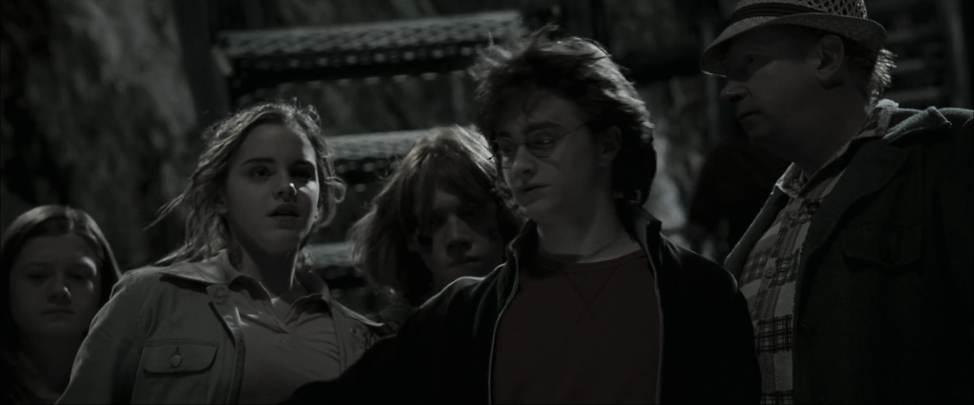 EmmaWatsonFan_dot_nl-HarryPotterAndTheGobletOfFire0447.jpg