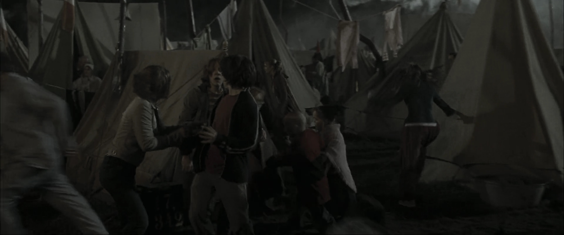 EmmaWatsonFan_dot_nl-HarryPotterAndTheGobletOfFire0596.jpg EmmaWatsonFan_dot_nl-HarryPotterAndTheGobletOfFire0596.jpg