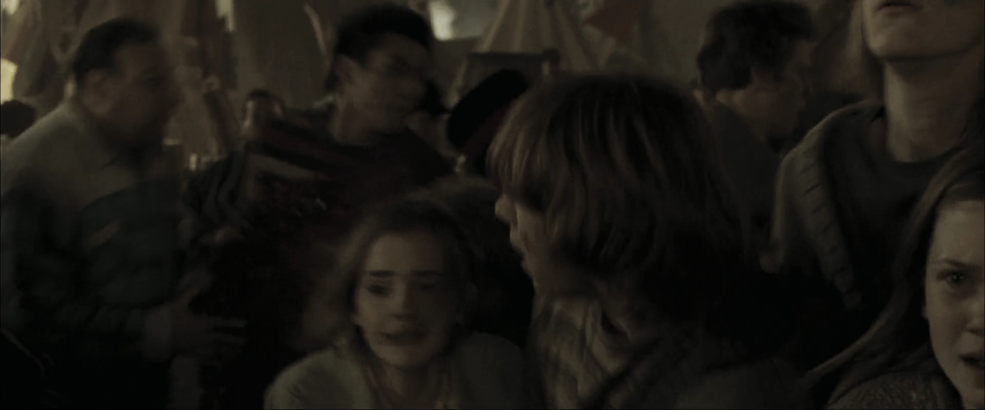 EmmaWatsonFan_dot_nl-HarryPotterAndTheGobletOfFire0621.jpg EmmaWatsonFan_dot_nl-HarryPotterAndTheGobletOfFire0621.jpg