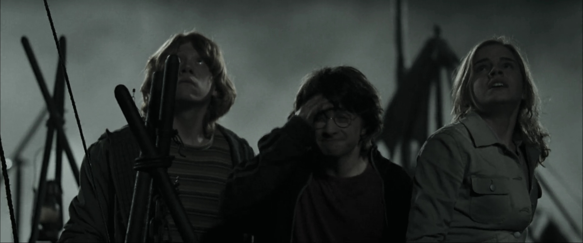 EmmaWatsonFan_dot_nl-HarryPotterAndTheGobletOfFire0718.jpg EmmaWatsonFan_dot_nl-HarryPotterAndTheGobletOfFire0718.jpg