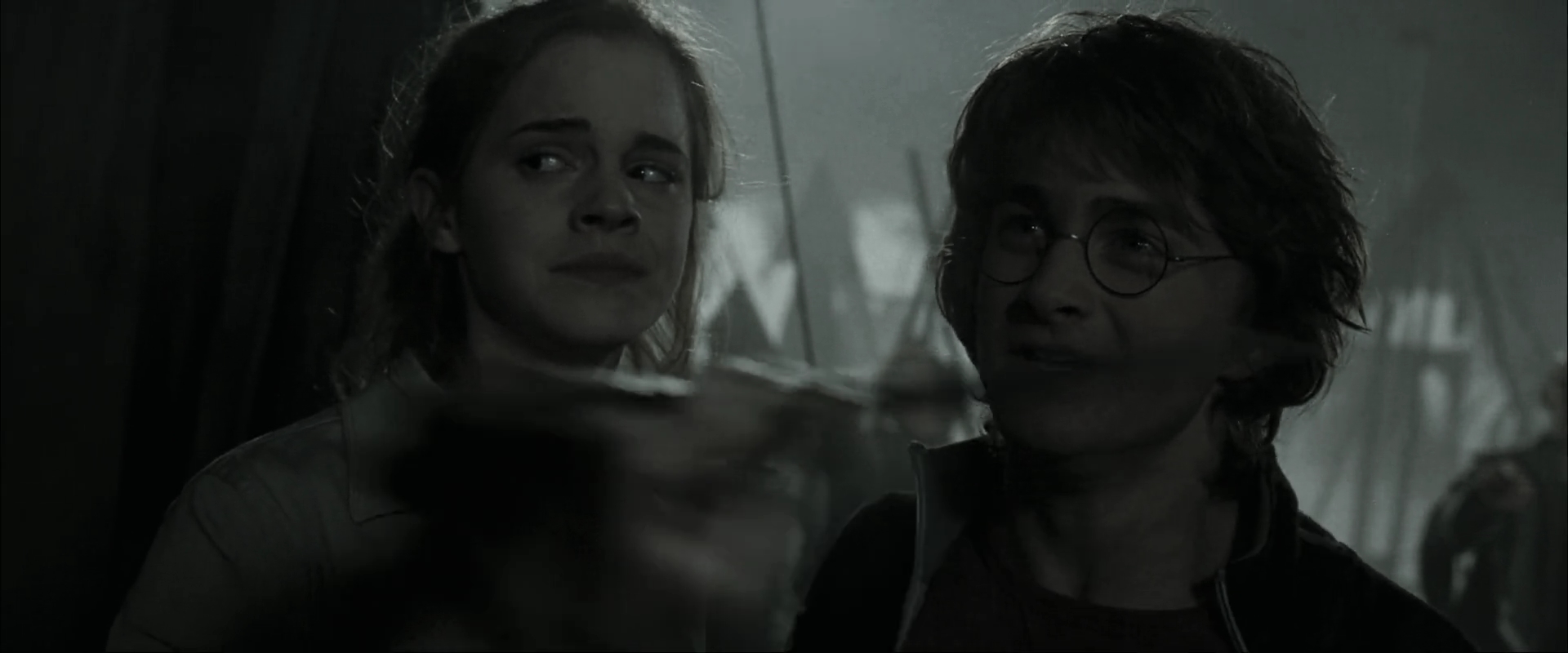 EmmaWatsonFan_dot_nl-HarryPotterAndTheGobletOfFire0736.jpg
