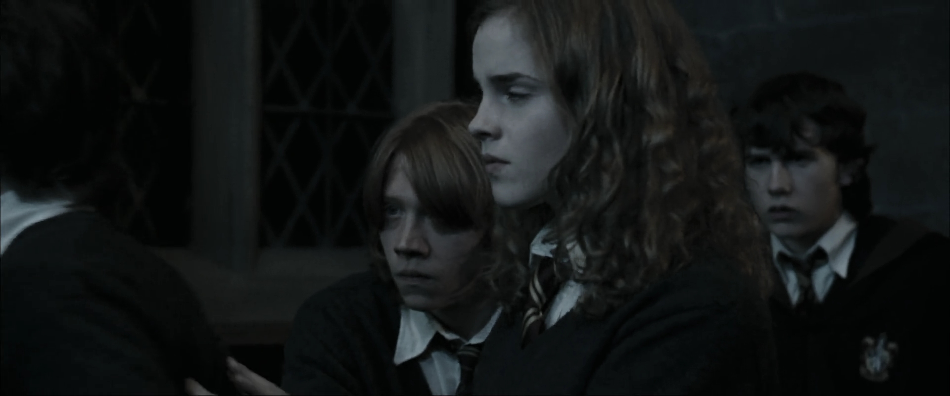 EmmaWatsonFan_dot_nl-HarryPotterAndTheGobletOfFire1970.jpg EmmaWatsonFan_dot_nl-HarryPotterAndTheGobletOfFire1970.jpg