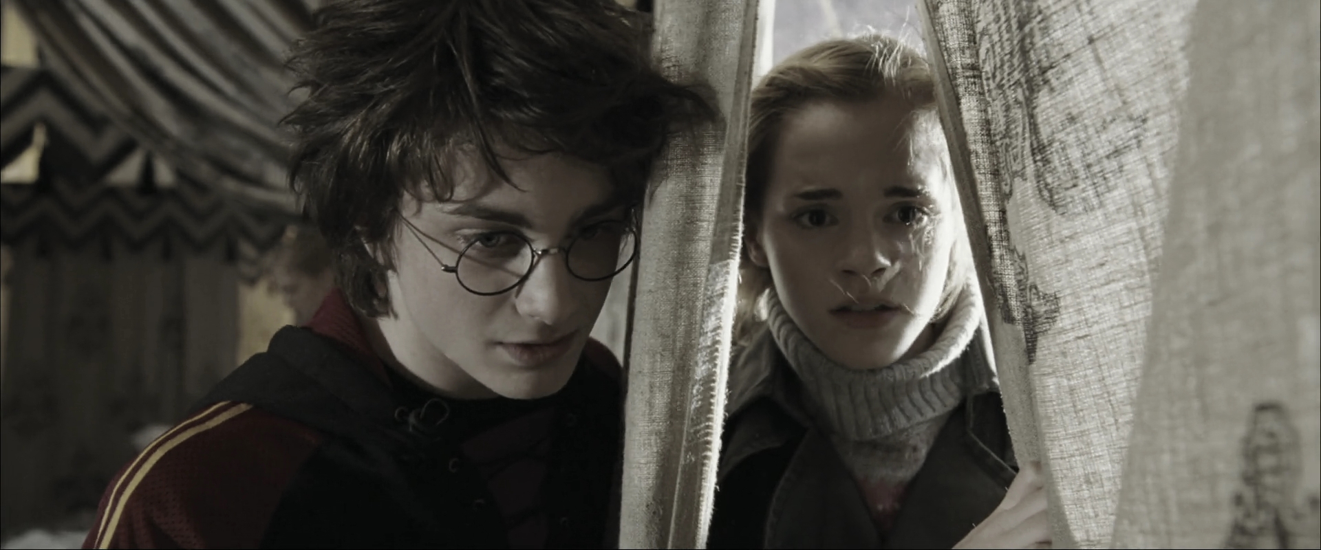 EmmaWatsonFan_dot_nl-HarryPotterAndTheGobletOfFire3179.jpg EmmaWatsonFan_dot_nl-HarryPotterAndTheGobletOfFire3179.jpg