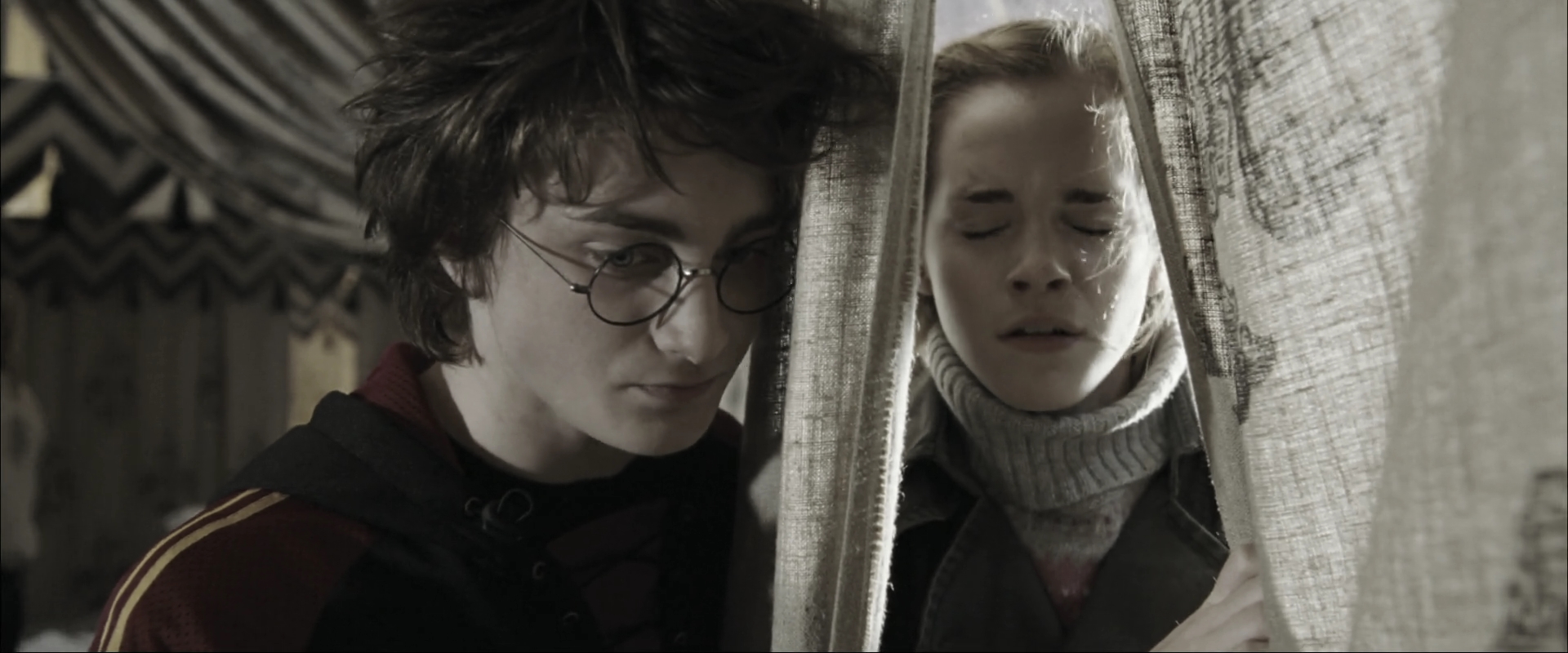 EmmaWatsonFan_dot_nl-HarryPotterAndTheGobletOfFire3183.jpg EmmaWatsonFan_dot_nl-HarryPotterAndTheGobletOfFire3183.jpg