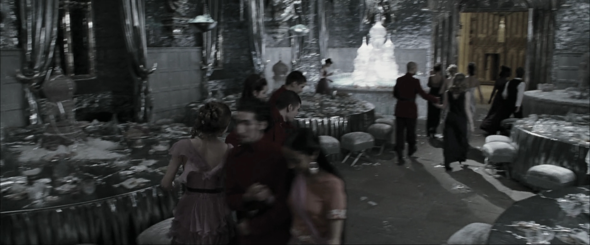 EmmaWatsonFan_dot_nl-HarryPotterAndTheGobletOfFire4649.jpg EmmaWatsonFan_dot_nl-HarryPotterAndTheGobletOfFire4649.jpg