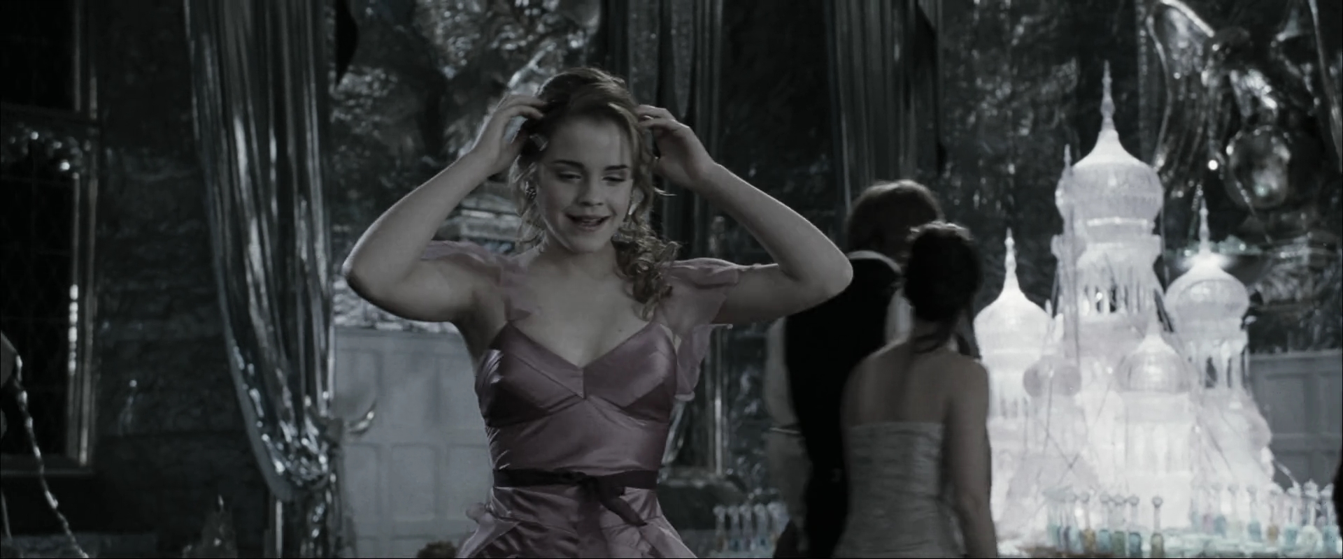 EmmaWatsonFan_dot_nl-HarryPotterAndTheGobletOfFire4658.jpg EmmaWatsonFan_dot_nl-HarryPotterAndTheGobletOfFire4658.jpg