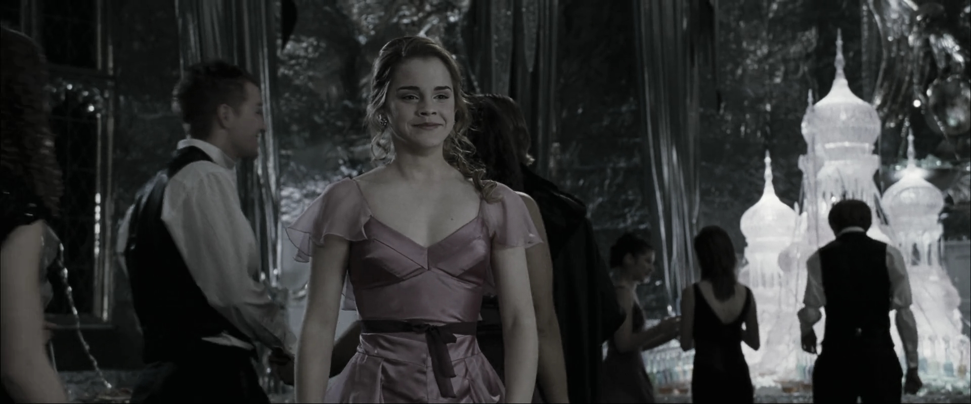 EmmaWatsonFan_dot_nl-HarryPotterAndTheGobletOfFire4662.jpg